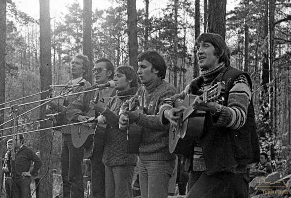 9-ый Ильменский фестиваль авторской песни. 1981 год. Олег Митяев, Пётр Старцев (справа).